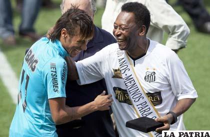 Pelé junto a Neymar