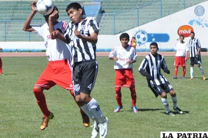 Una acción del empate entre Cochabamba y Chuquisaca