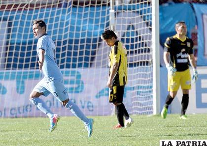 Rudy Cardozo anotó el primer gol de Bolívar