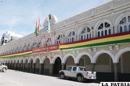Frontis del edificio de la Gobernación de Oruro