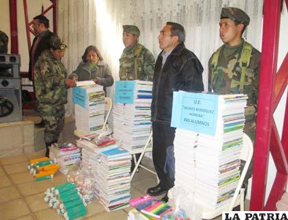 El material escolar fue distribuido para varias unidades educativas