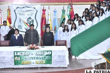 Acto de homenaje a los 61 años del Liceo Oruro