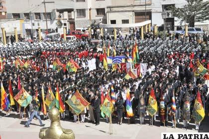 Una masiva asistencia al homenaje en el Día de la Bandera