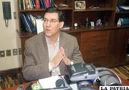 Raúl Peñaranda renunció a la dirección de Página 7