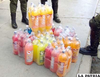 Las bebidas decomisadas a los comerciantes 