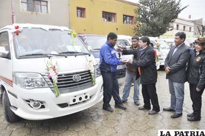Vehículos cero kilómetros son entregados con crédito de cooperativa Paulo VI Ltda.