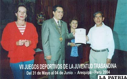 José Rojas recibe un reconocimiento
