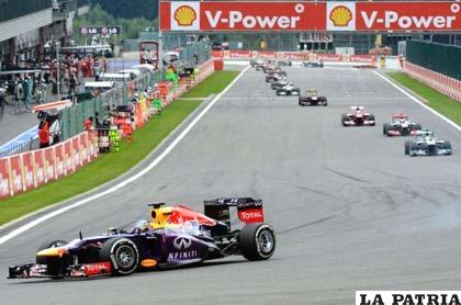 Sebastian Vettel encabeza la salida en el circuito belga Spa