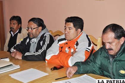 Dirigentes del Oruro Royal Club 