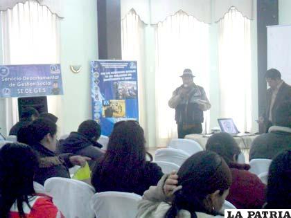 Inauguración de la jornada para la elaboración del diagnóstico social sobre infancia, niñez y adolescencia