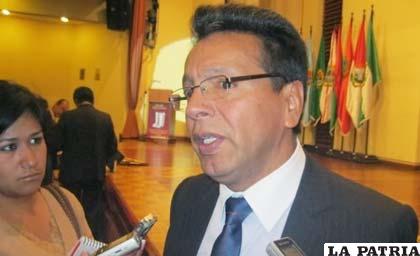 Vocal del TSE, Ramiro Paredes