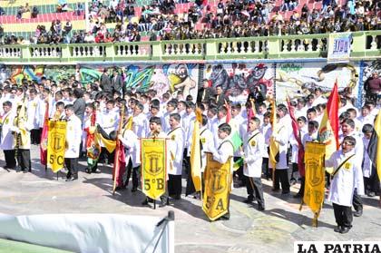 Felicidad en la comunidad “leonista” por su aniversario y por la entrega del proyecto de una nueva infraestructura