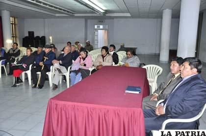 Diagnóstico económico-social del municipio de Oruro, en elaboración de la Carta Orgánica
