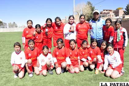 Las integrantes del equipo de La Kantuta
