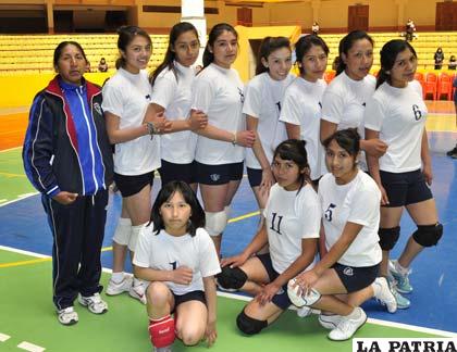 El plantel del colegio Donato Vásquez