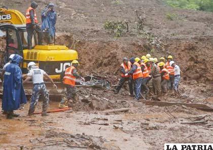 Rescatistas recuperan 42 cuerpos tras alud en India