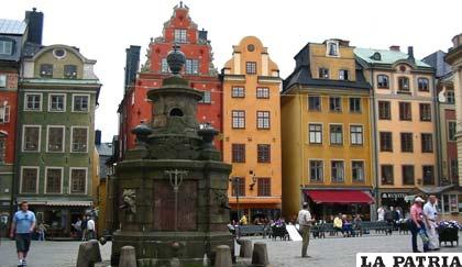 Plaza del casco viejo de la ciudad de Estocolmo, Suecia