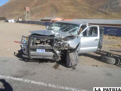 El vehículo venía de Cochabamba y quedó en éstas condiciones