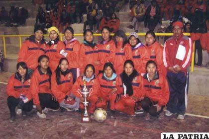 El equipo de fútbol femenino de Challapata