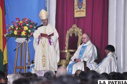 Obispo, Cristóbal Bialasik pide a Dios por Bolivia