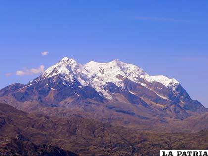 El Illimani, guardián silencioso de La Paz