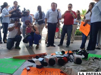 Periodistas se manifiestan contra “Ley Mordaza”