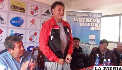 Marcos Ferrufino, entrenador de Nacional Potosí