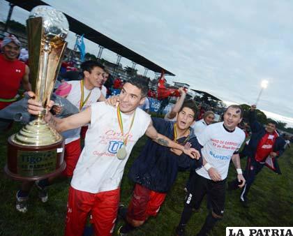 Universitario campeón de la Liga, jugará por primera vez con Universitario de Pando