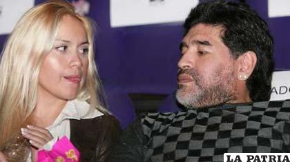 Maradona con la madre de su hijo Verónica Ojeda