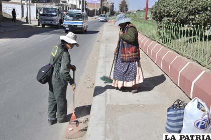 Hoy trabajadores de Medio Ambiente del Municipio continuarán con la limpieza (ARCHIVO)