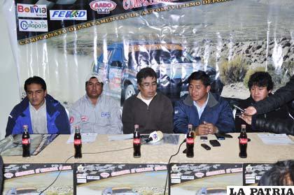 Durante la presentación de la prueba de automovilismo