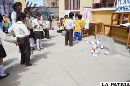 Uno de los juegos didácticos que llamó la atención de los niños