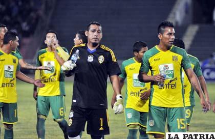 Los jugadores de la U de Pando, no tuvieron un buen debut