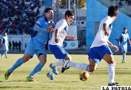 Mario Parrado, de San José, podría ser de la partida esta noche