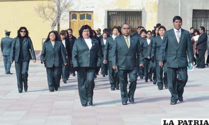Los profesores también marcharon con civismo