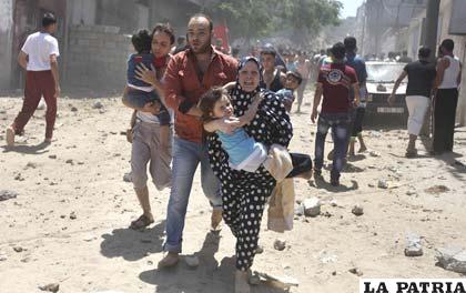 Bombardeo a Gaza provoca la huida de la población