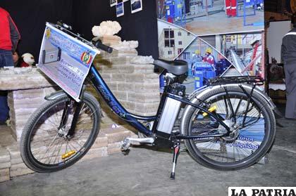 Batería de ión litio instalada en una bicicleta