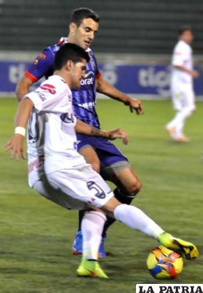 Camacho intenta burlar a su marcador