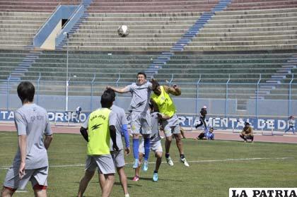 Los “santos” ayer entrenaron en el estadio “Bermúdez”