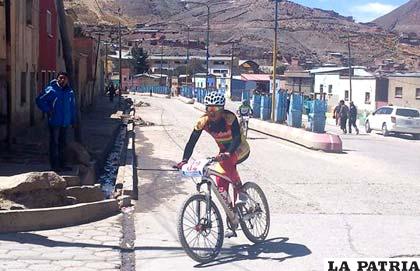 Durante el desarrollo de la competencia en Huanuni