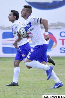 Díaz hizo dos goles