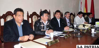 Directivos del fútbol boliviano se alistan para el congreso de la FBF