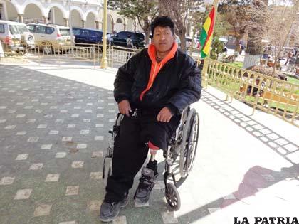 Minero que inició huelga de hambre en el kiosco de la plaza 10 de Febrero