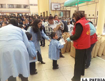 Evalúan entrega de kilo de leche