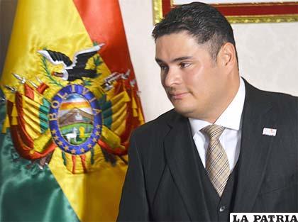 El nuevo embajador de Bolivia ante la República del Japón, Erick Michel Saavedra Mendizábal