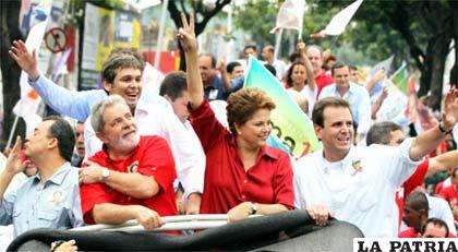 Dilma Rousseff junto al expresidente del Brasil Luiz Inácio Lula da Silva