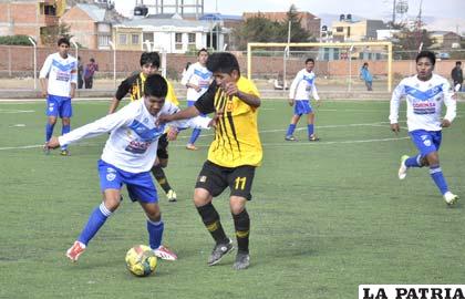 Una acción de la victoria de San José ante Strongest