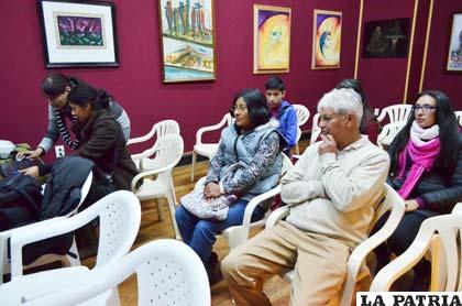 Artistas son informados de certificación profesional