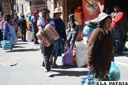 La población potosina se abasteció de alimentos para afrontar nuevas medidas /APG
