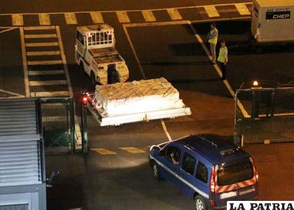 Por ahora se desconoce cuánto tiempo durarán los análisis. París recibió el fragmento de avión /rcnradio.com